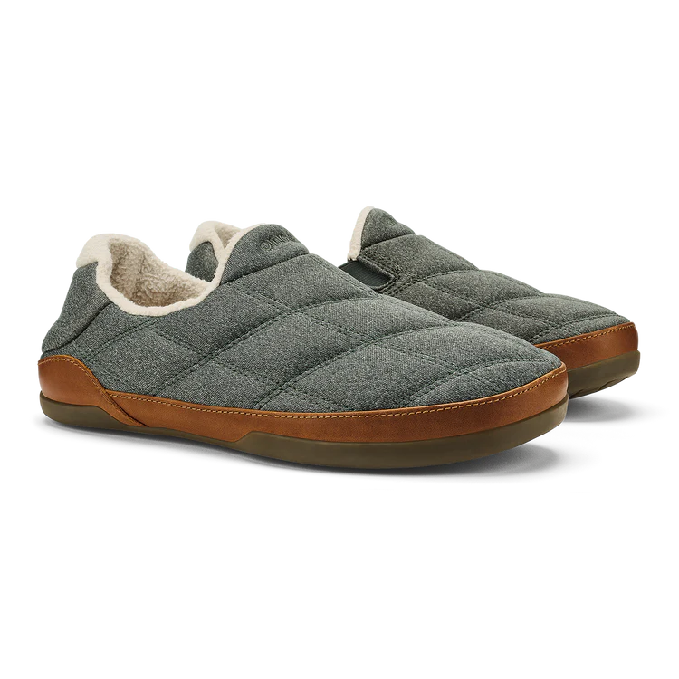 OluKai Men's Pūkuʻi Slipper in Ash/Ash