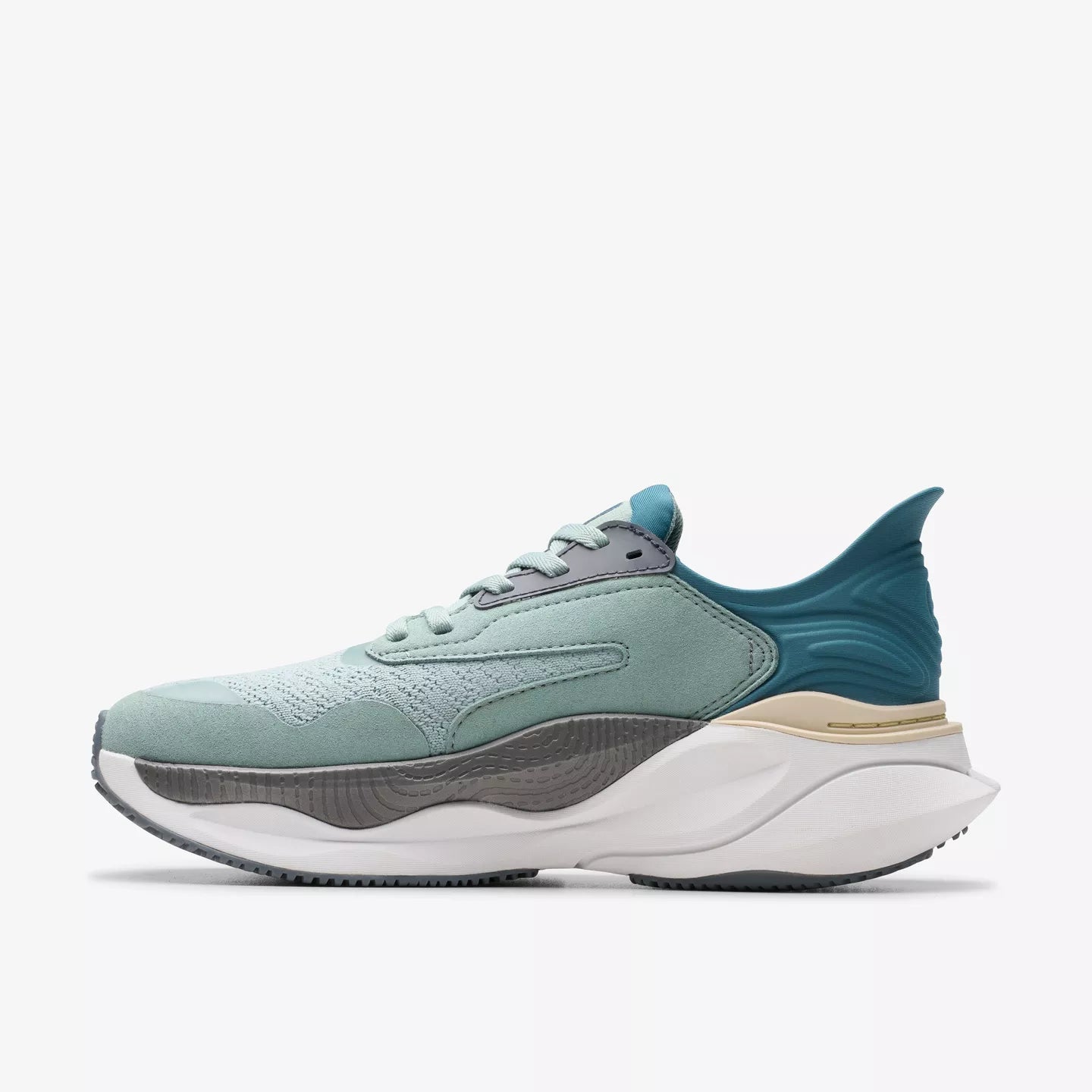 Clarks Women's Pace Sneaker in Aqua Combination