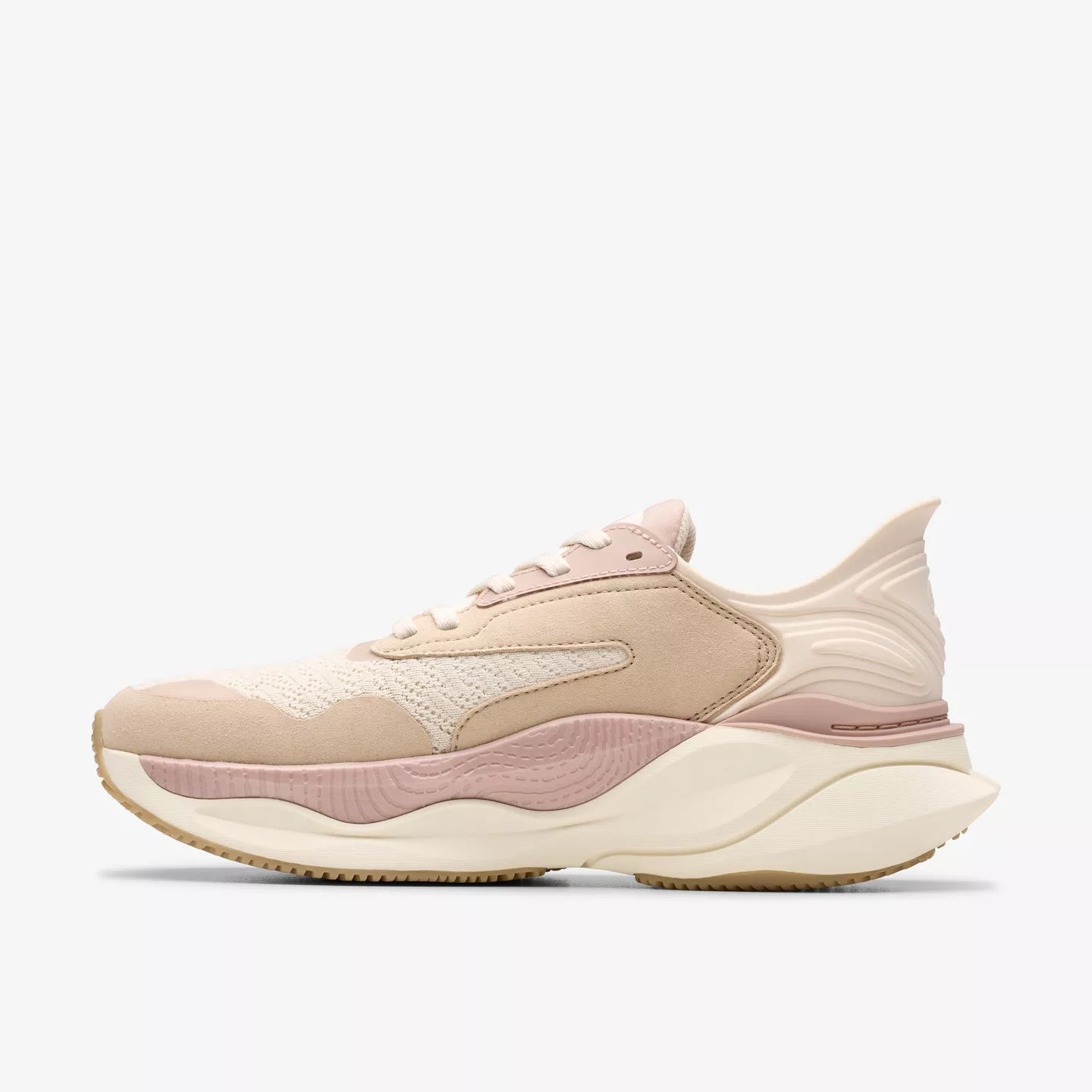 Clarks Women's Pace Sneaker in Sand Combination