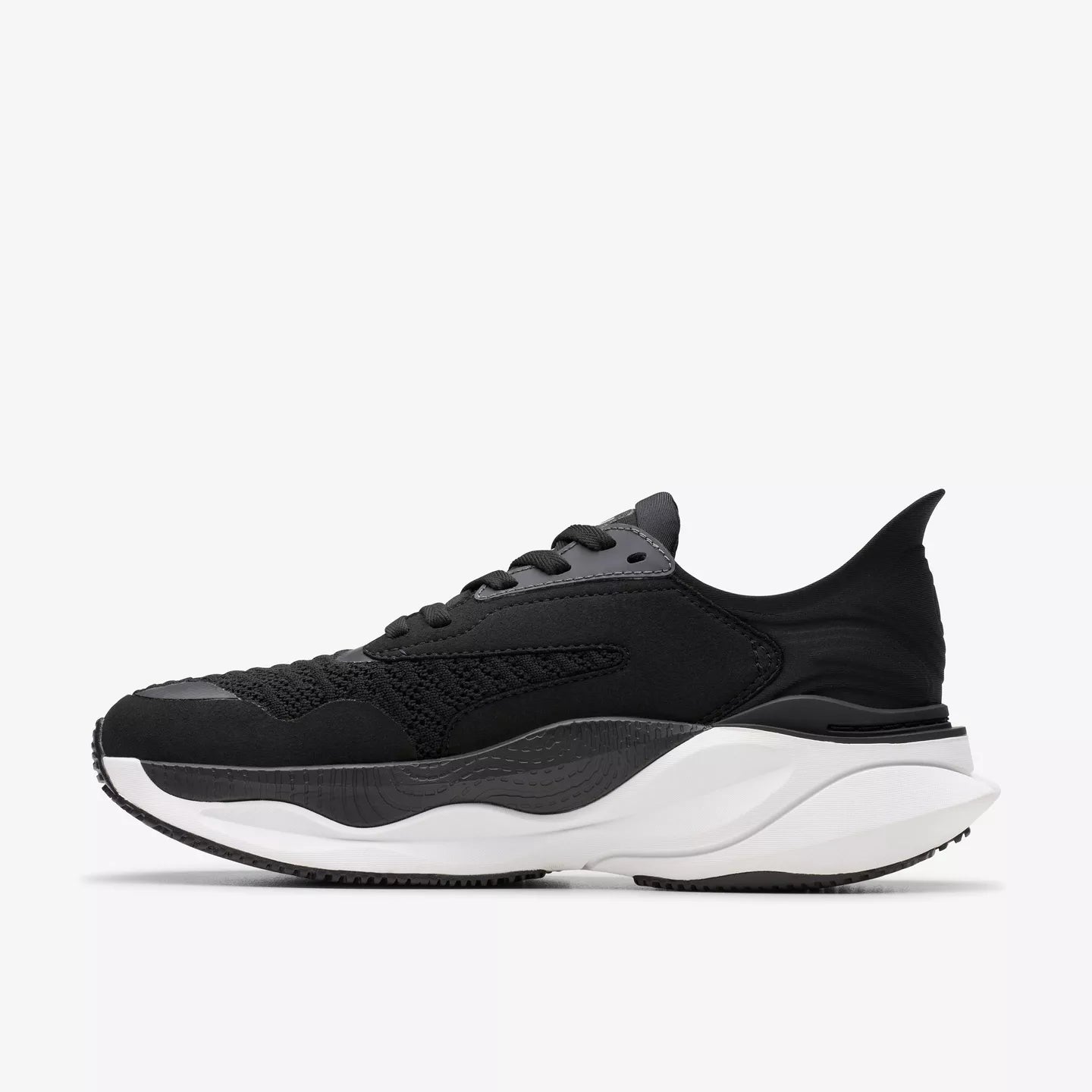 Clarks Women's Pace Sneaker in Black/White