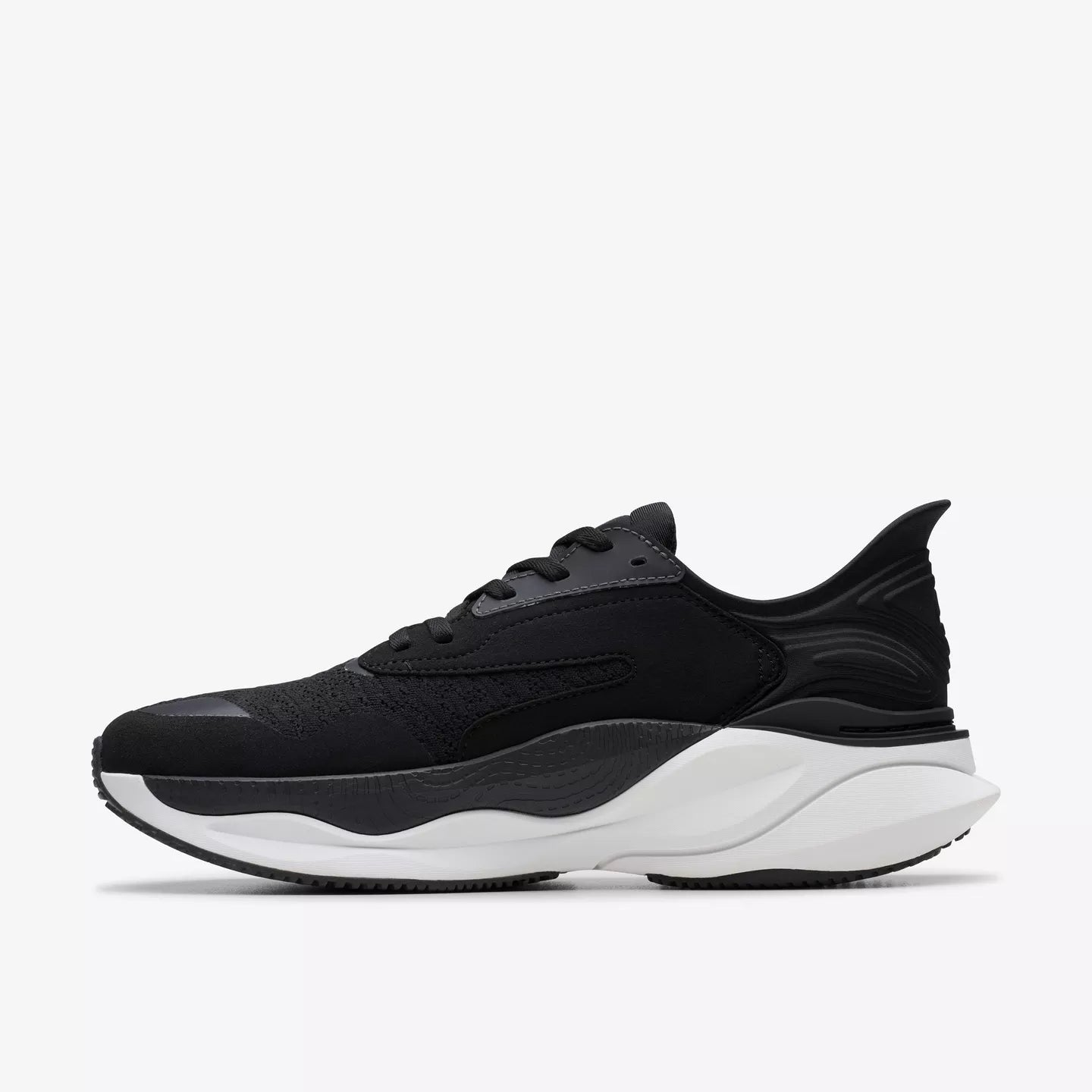 Clarks Men's Pace Sneaker in Black/White