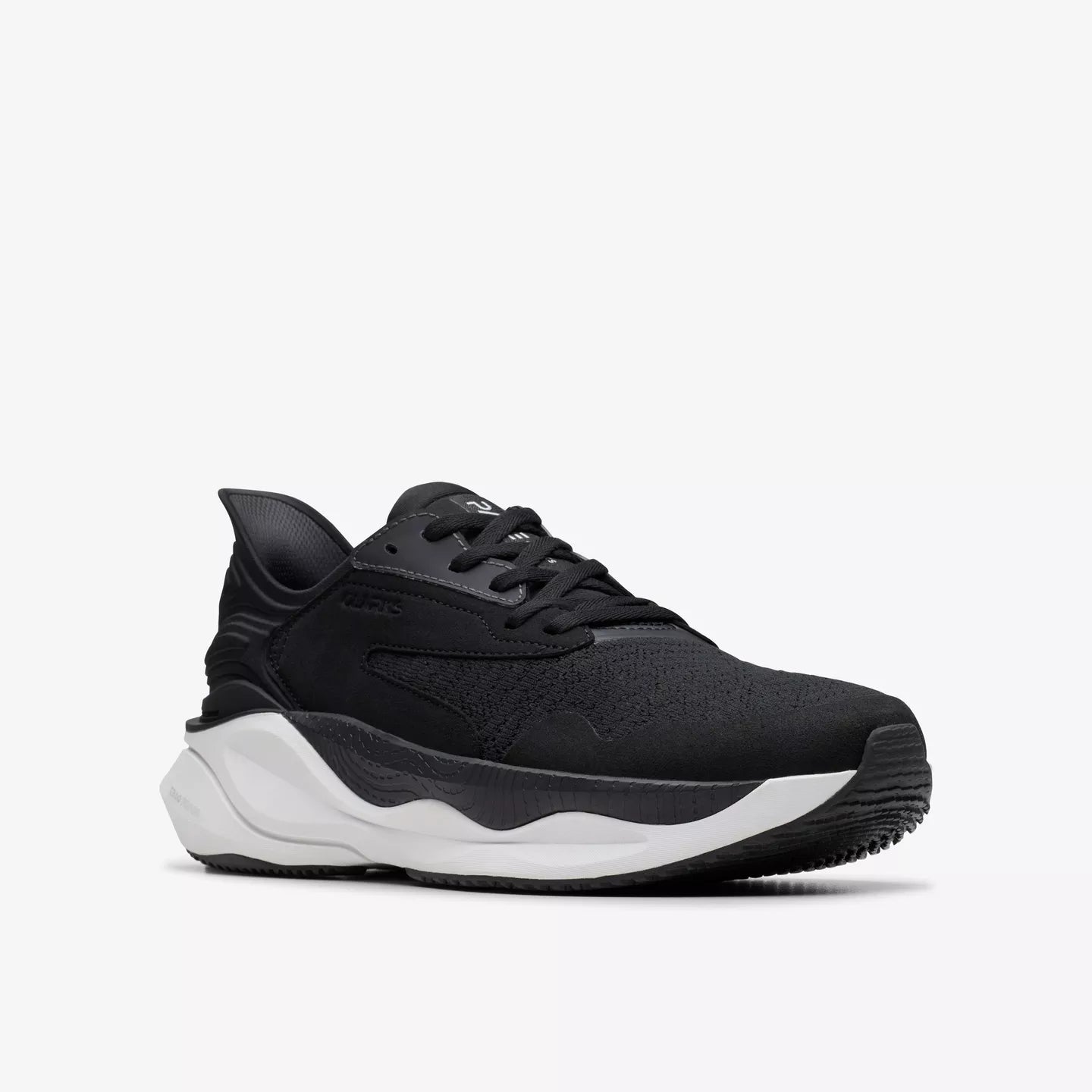 Clarks Men's Pace Sneaker in Black/White