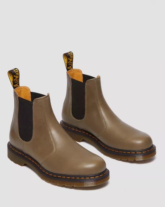 Dr. Martens Men's 2976 Carrara Leather Chelsea Boot (Olive)