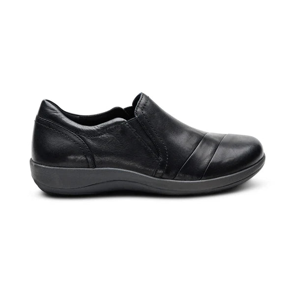 Aetrex Women's Helena Slip On in Black