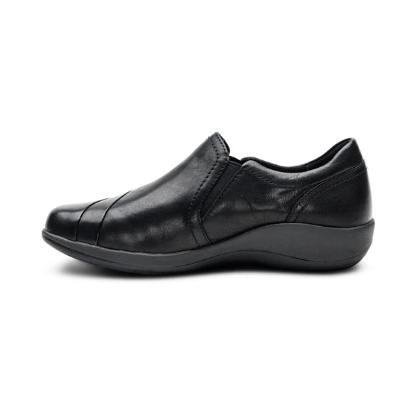 Aetrex Women's Helena Slip On in Black