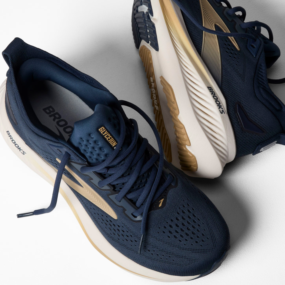 Detail view of Brooks Glycerin 23 Sneaker for men.