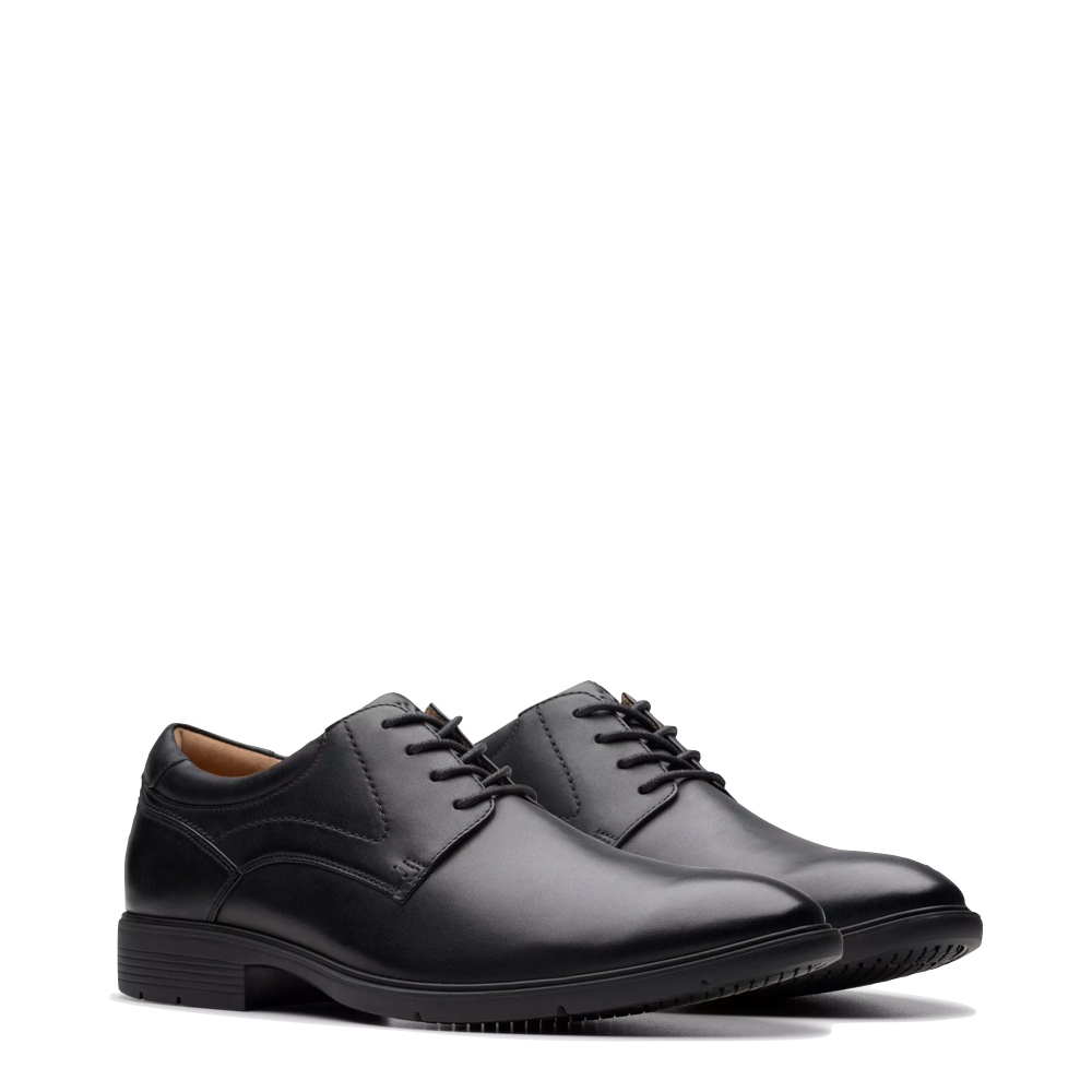Mudguard and Toe view of Clarks Eldredge Plain Leather Slip Resistant Lace Shoe for men.