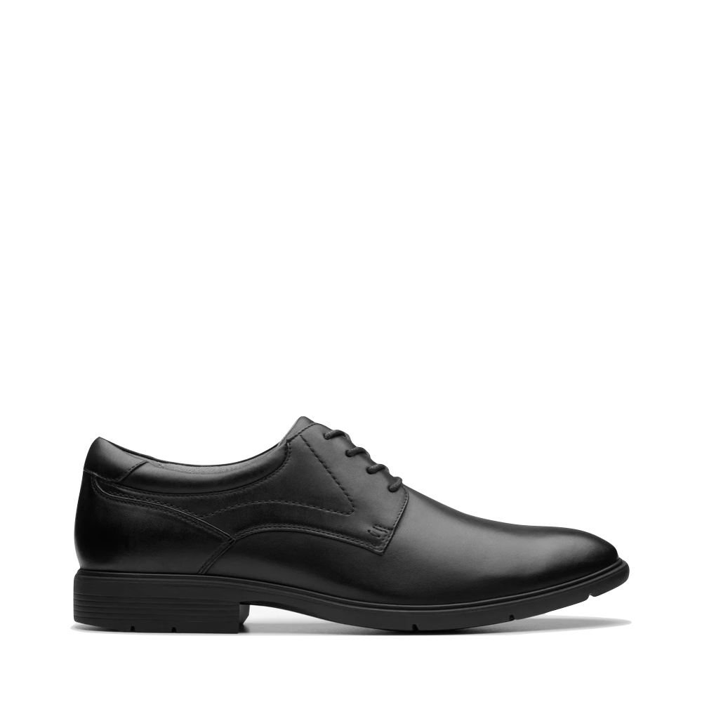 Side (right) view of Clarks Eldredge Plain Leather Slip Resistant Lace Shoe for men.
