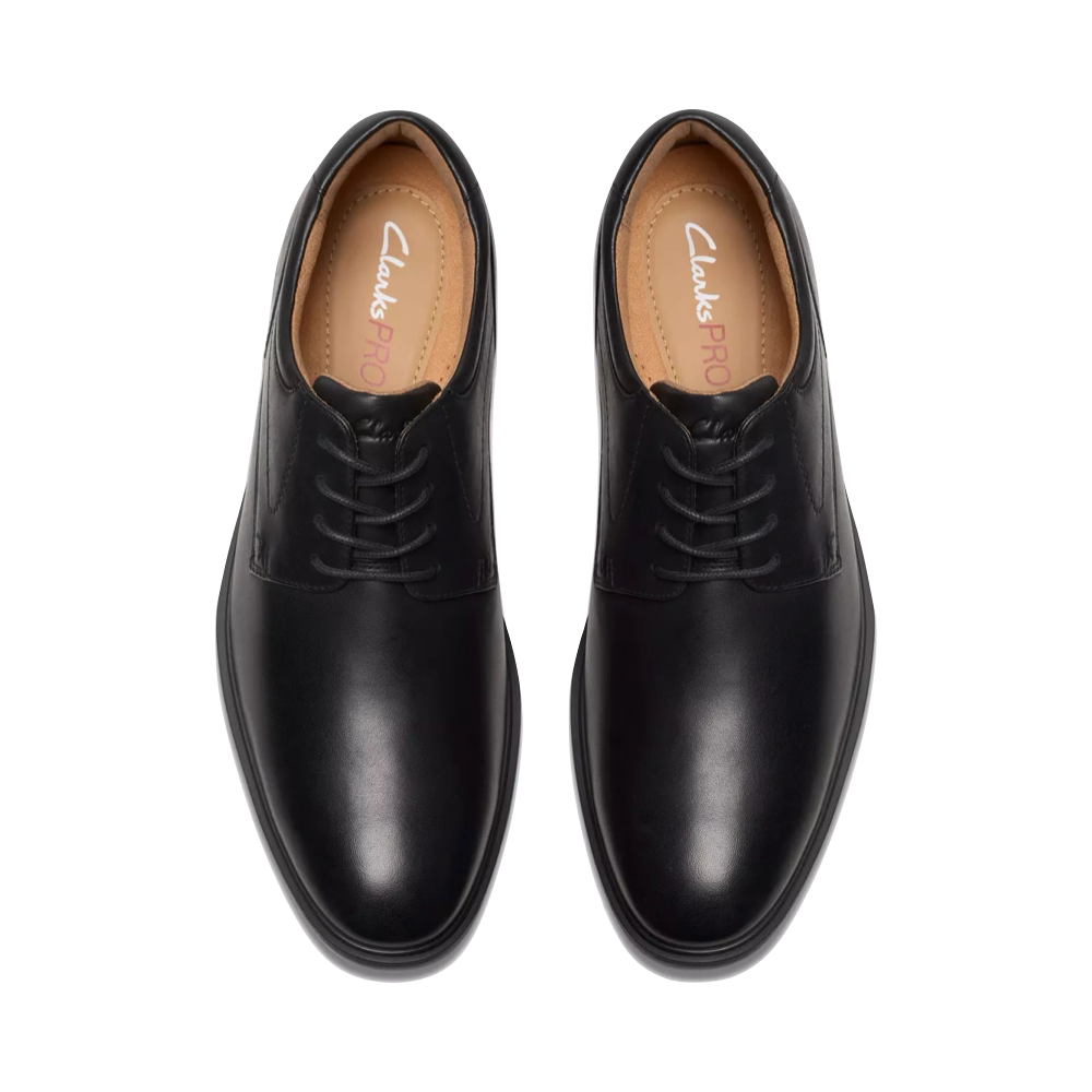 Top-down view of Clarks Eldredge Plain Leather Slip Resistant Lace Shoe for men.