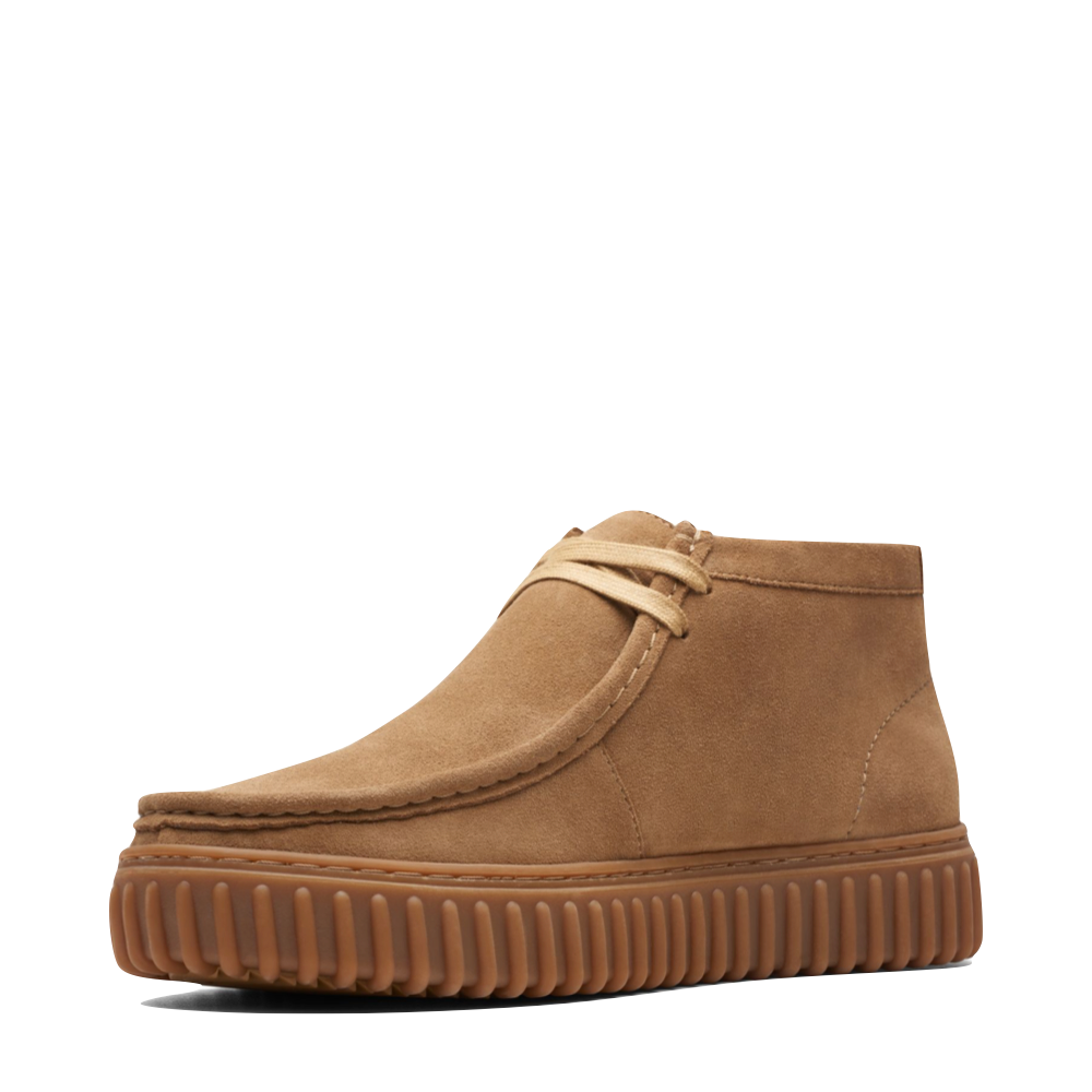 Reverse Mudguard and Toe view of Clarks Torhill Hi Suede Moc Toe Lace Boot for men.
