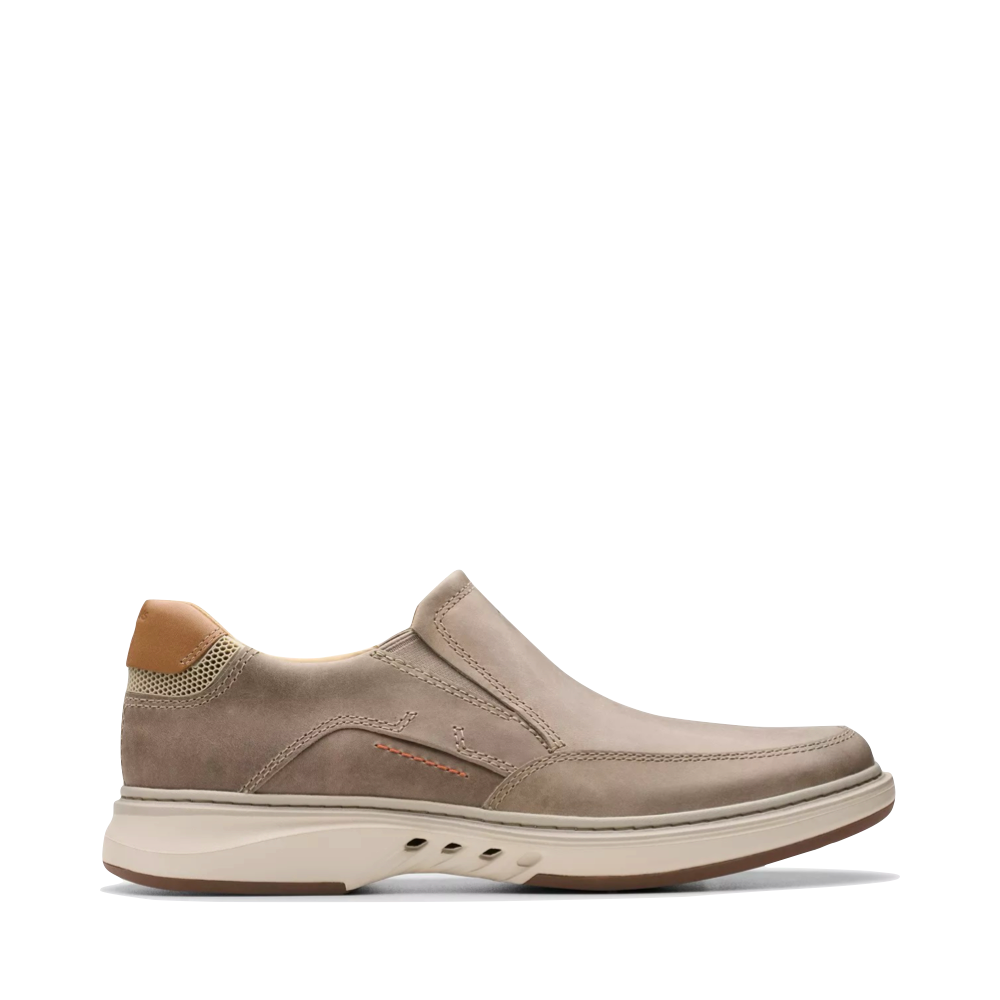 Side (right) view of Clarks Un Briley Step Slip On for men.