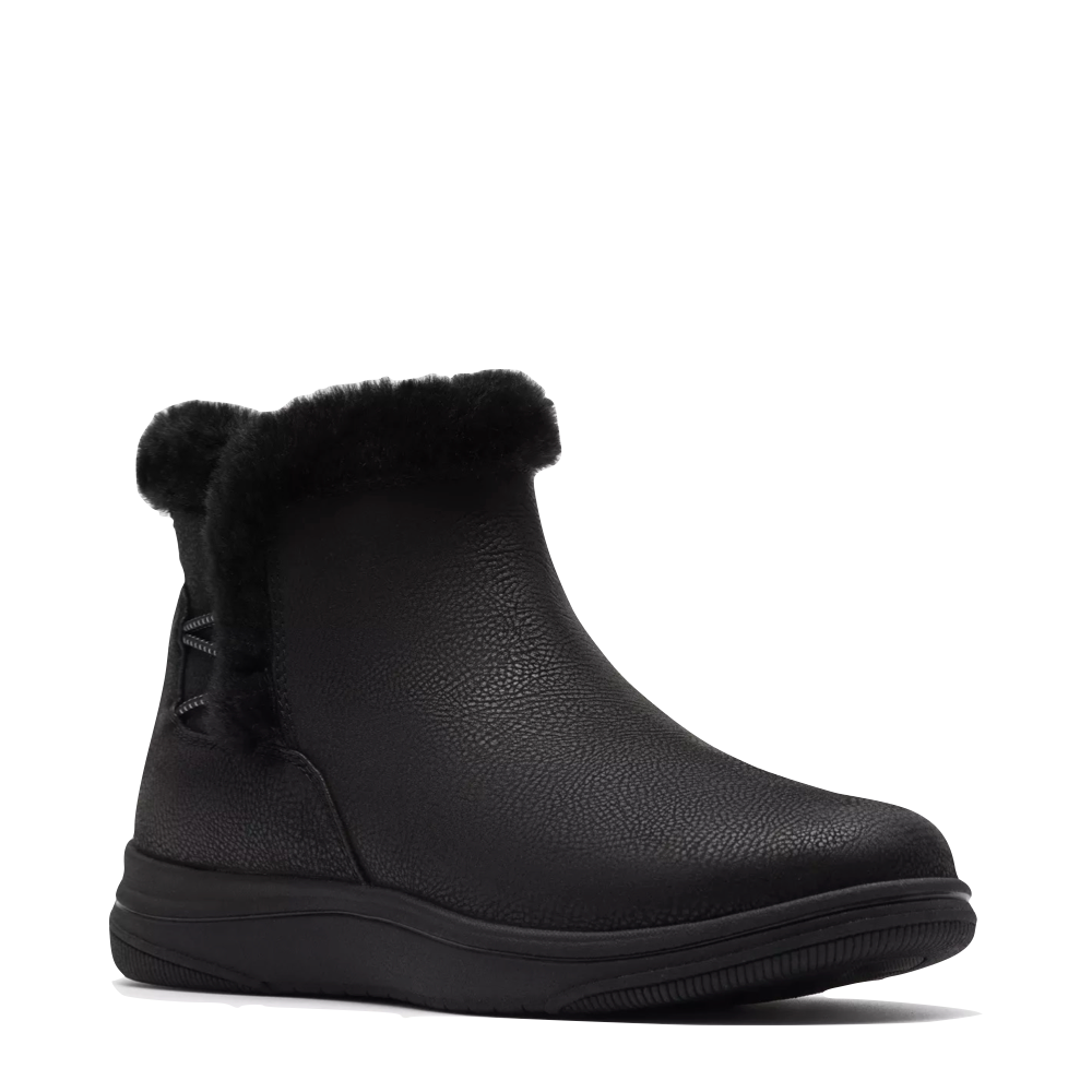 Mudguard and Toe view of Clarks Breeze Fur Boot for women.