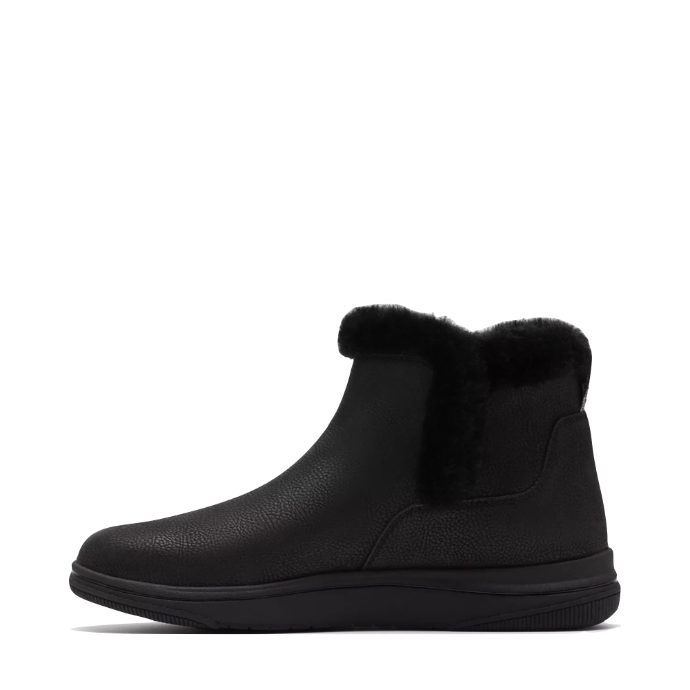 Side (left) view of Clarks Breeze Fur Boot for women.