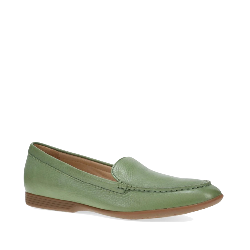 Mudguard and Toe view of Dansko Lorri Flat for women.