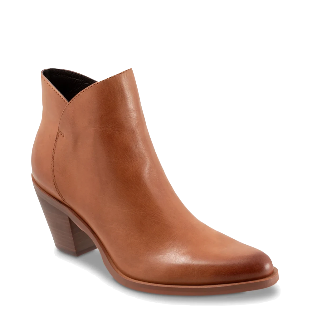 Toe view of EOS Footwear Ellie Heeled Leather Side Zip Boot for women.