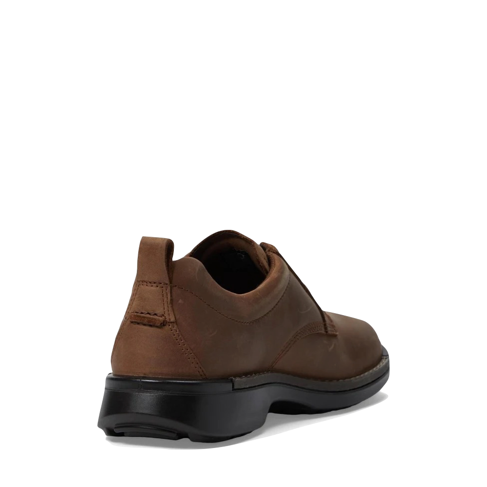 Heel and Counter view of Ecco Fusion Oiled Nubuck Tie for men.