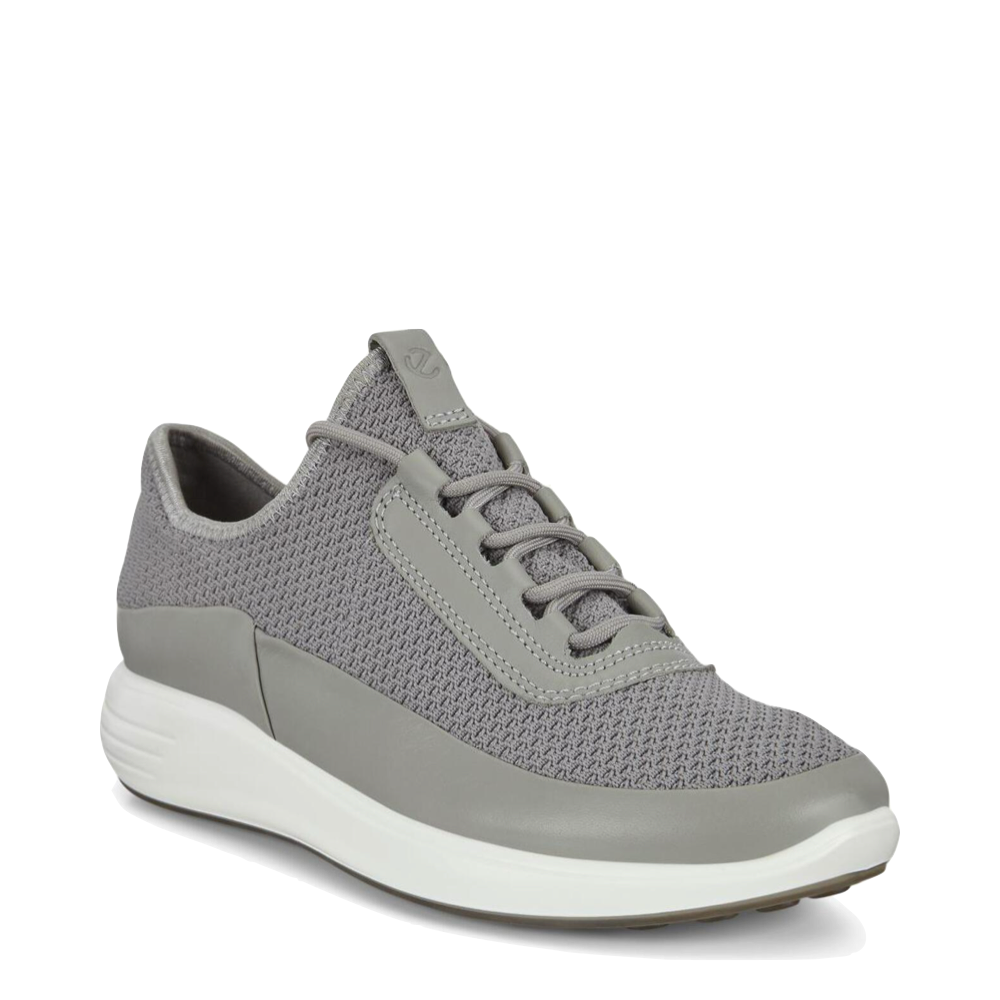 Mudguard and Toe view of Ecco Soft 7 Runner for women.