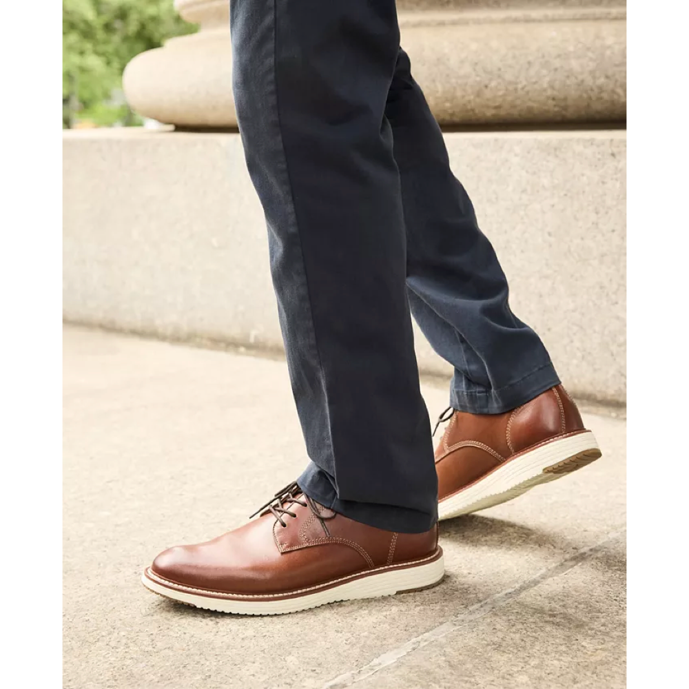 Model view of Johnston & Murphy Upton Plain Toe Leather Lace Oxford for men.