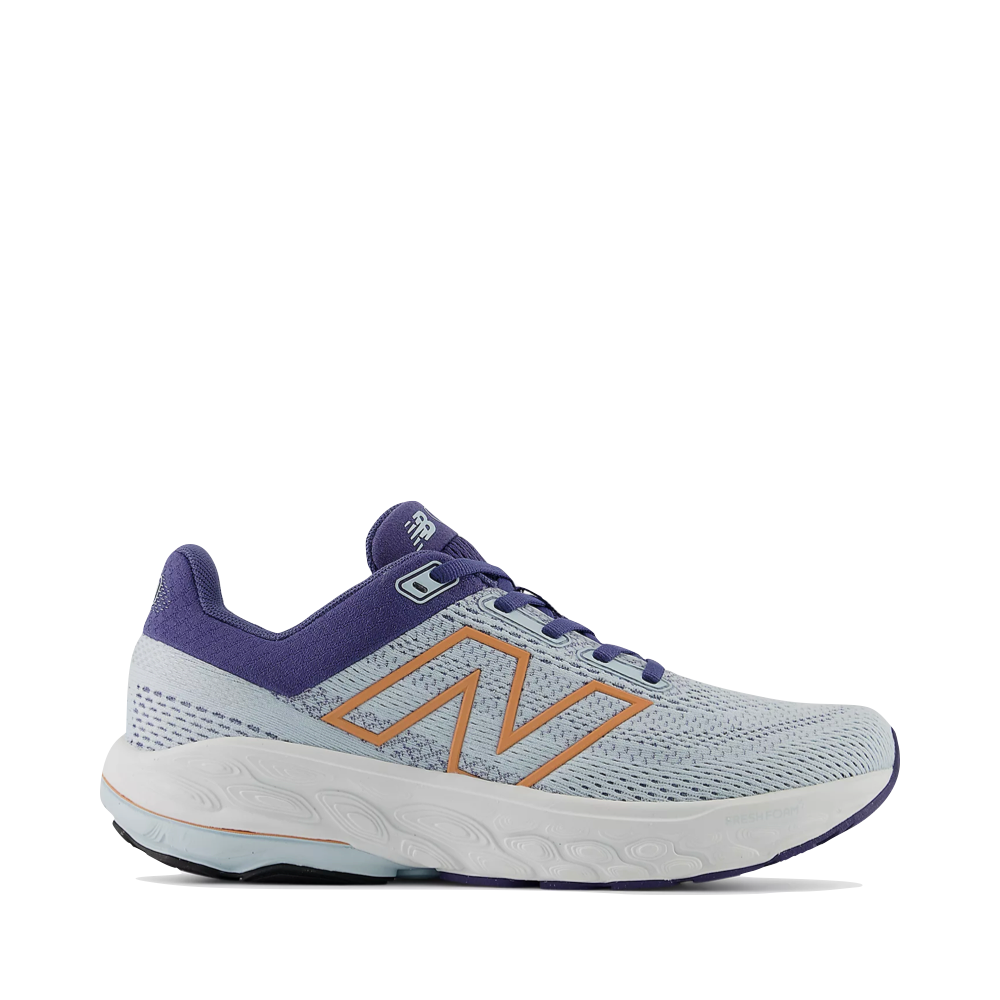 Side (right) view of New Balance Fresh Foam X 860v14 Sneaker for women.