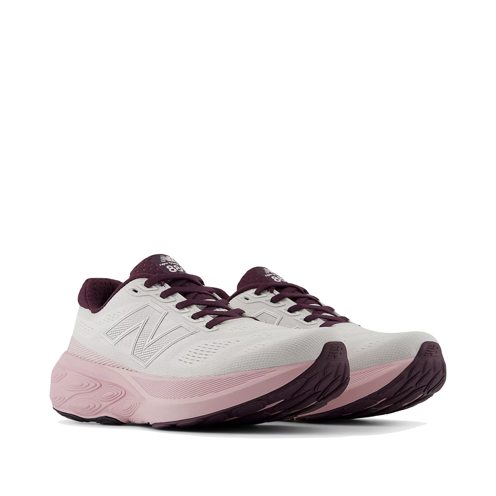 Mudguard and Toe view of New Balance Fresh Foam X 880 v15 Sneaker for women.