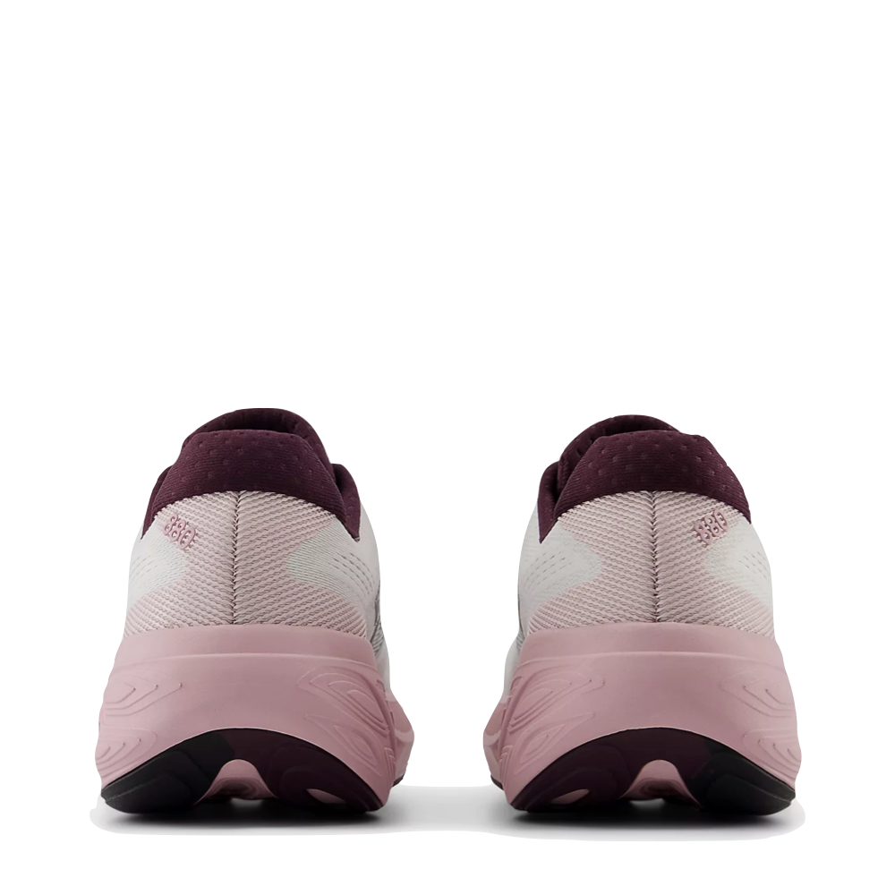 Back view of New Balance Fresh Foam X 880 v15 Sneaker for women.