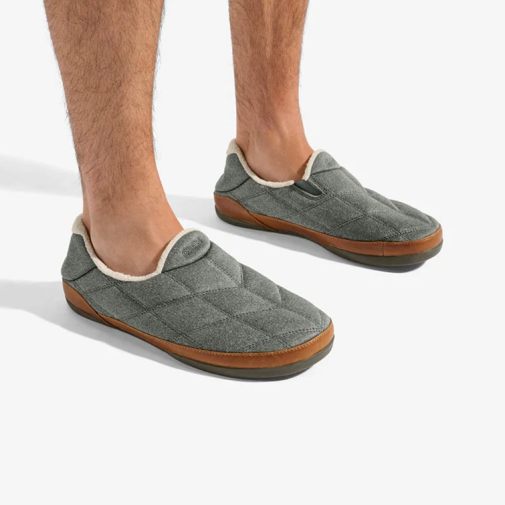Model view of OluKai Puku'i Slipper for men.