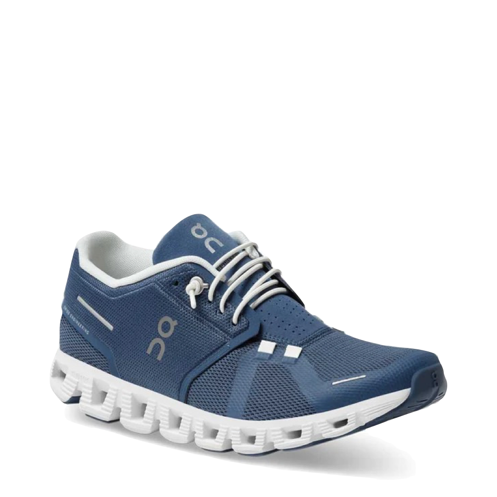 Mudguard and Toe view of On Cloud 5 Sneaker for women.