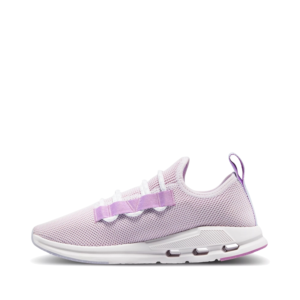 Side (left) view of On Cloudeasy Sneaker for women.