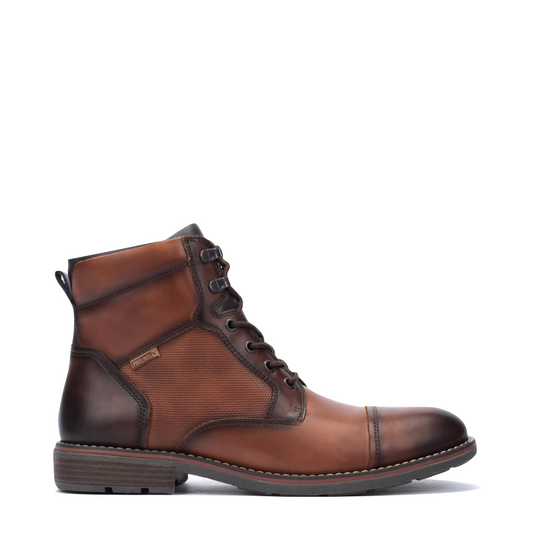 Side (right) view of Pikolinos York Leather Lace Boot for women.