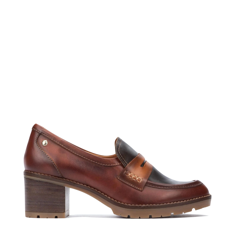 Side (right) view of Pikolinos Llanes Heeled Leather Loafer for women.