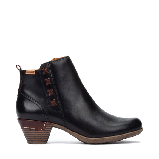 Side (right) view of Pikolinos Rotterdam 25 Leather Side Zip Ankle Boot for women.