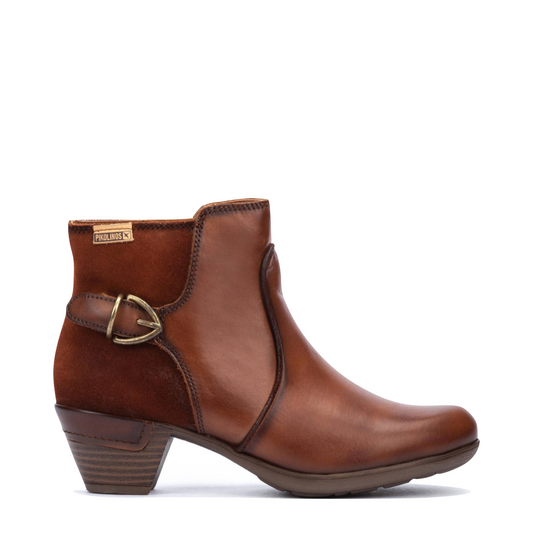 Side (right) view of Pikolinos Rotterdam Leather Side Zip Ankle Boot for women.