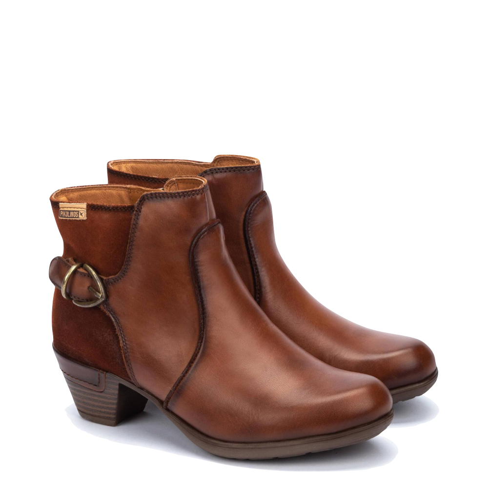 Toe view of Pikolinos Rotterdam Leather Side Zip Ankle Boot for women.