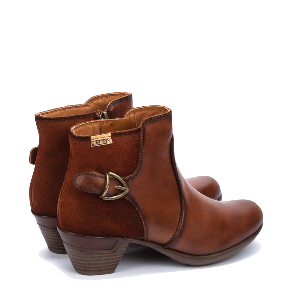 Heel view of Pikolinos Rotterdam Leather Side Zip Ankle Boot for women.