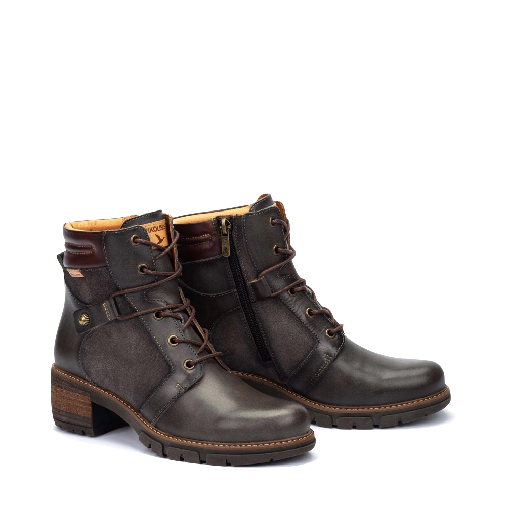 Toe view of Pikolinos San Sebastián Lace Boot for women.