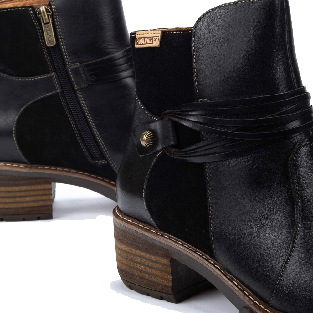 Close-up view of Pikolinos San Sebastián Side Zip Leather Ankle Boot for women.