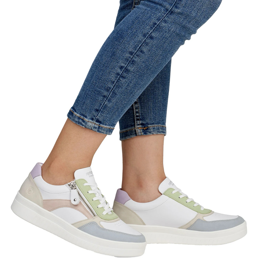 Model view of Remonte Kendra 01 Sneaker for women.