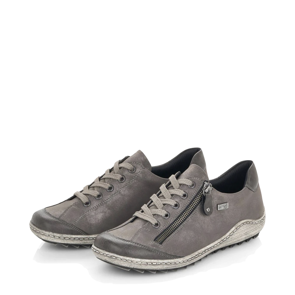 Mudguard and Toe view of Remonte Liv 02 Waterproof Side Zip for women.