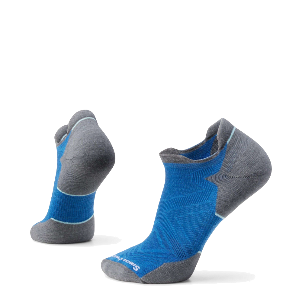 Side (left) and bottom view of Smartwool Run Low Ankle Socks for men.
