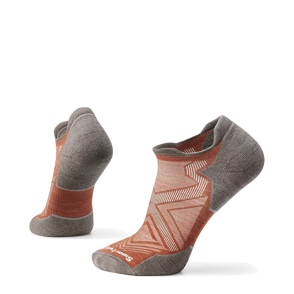 Side (left) view of Smartwool Run Targeted Cushion Low Ankle Socks for men.