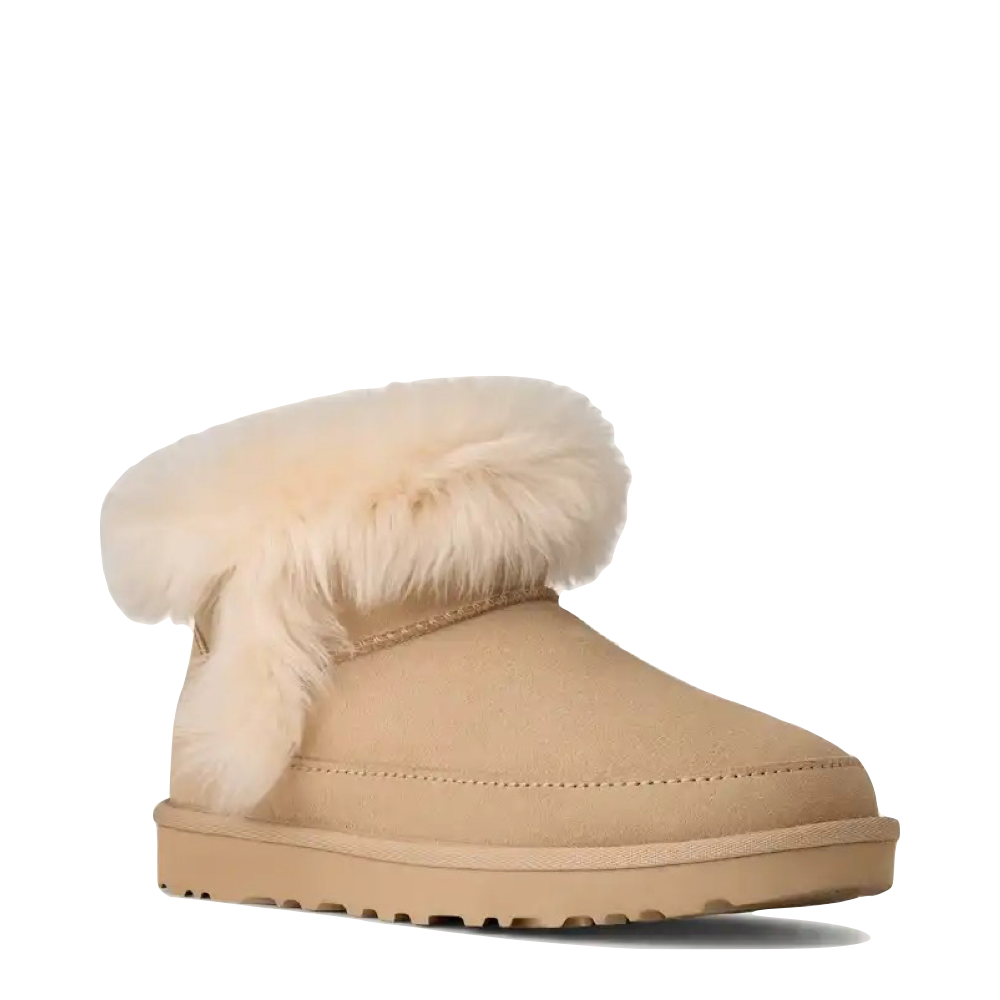 Toe view of Ugg Classic Ultra Mini Chalet Boot for women.