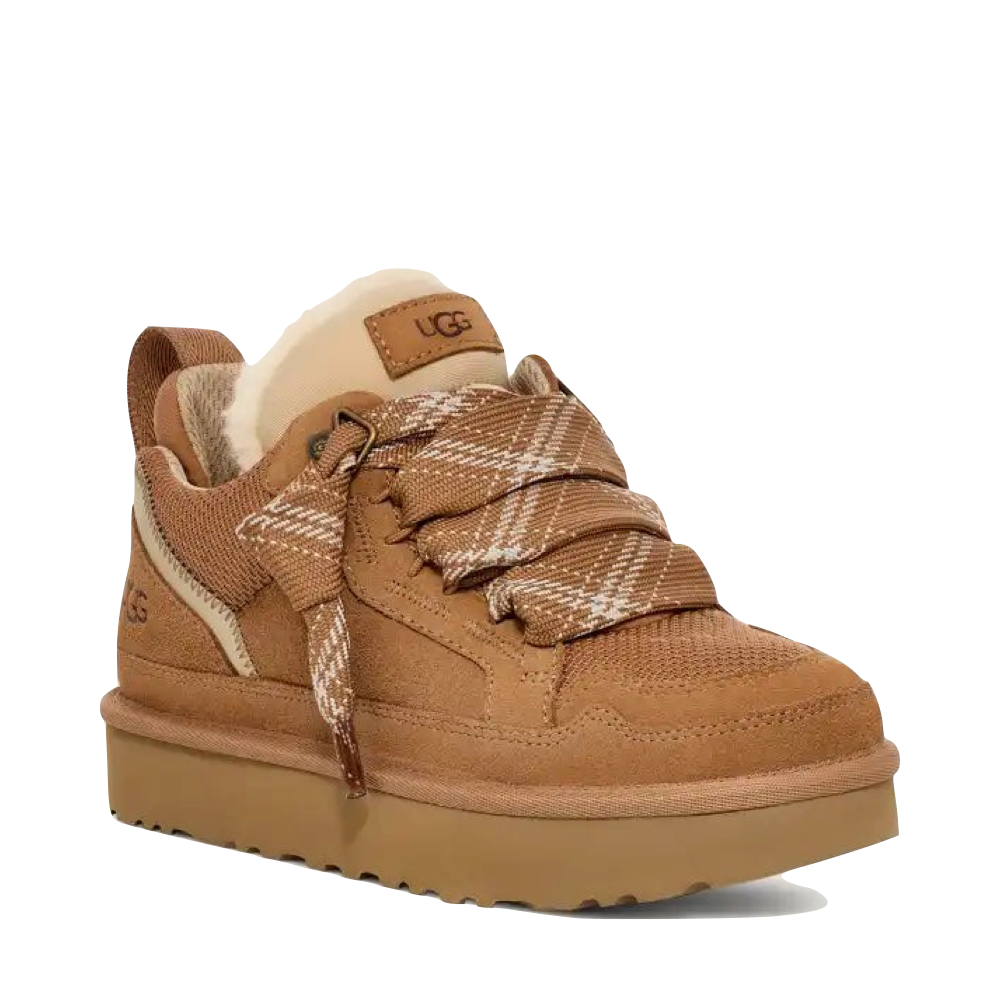 Mudguard and Toe view of Ugg Lowmel Sheepskin Lace Boot for women.