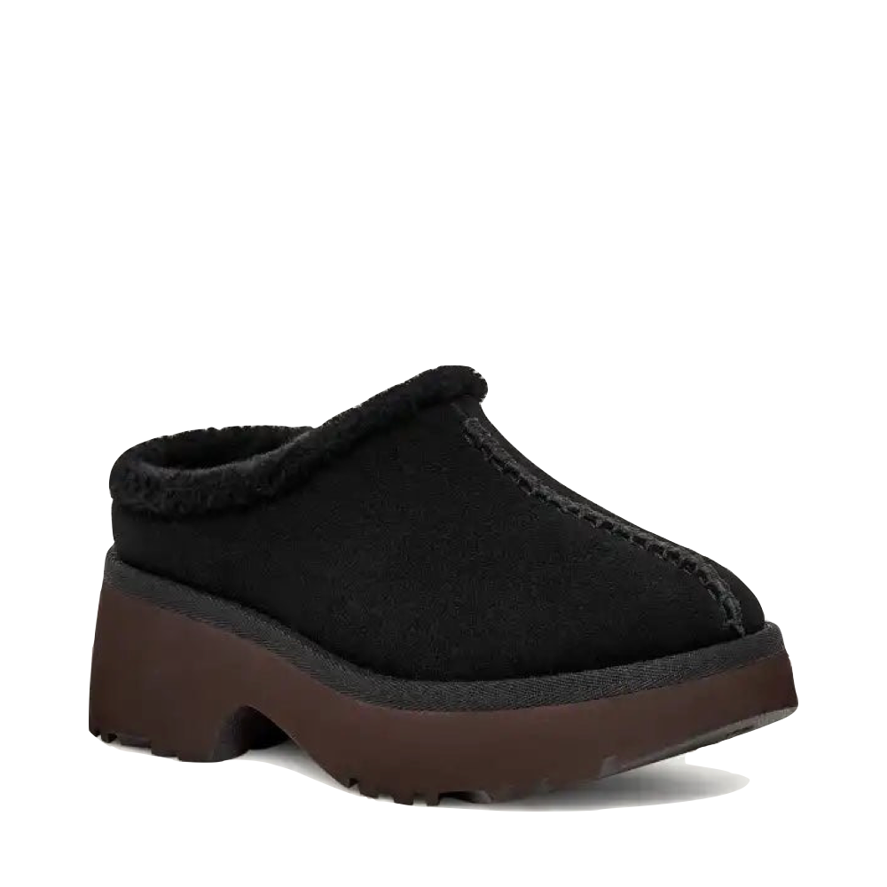 Mudguard and Toe view of Ugg New Heights Cozy Clog for women.
