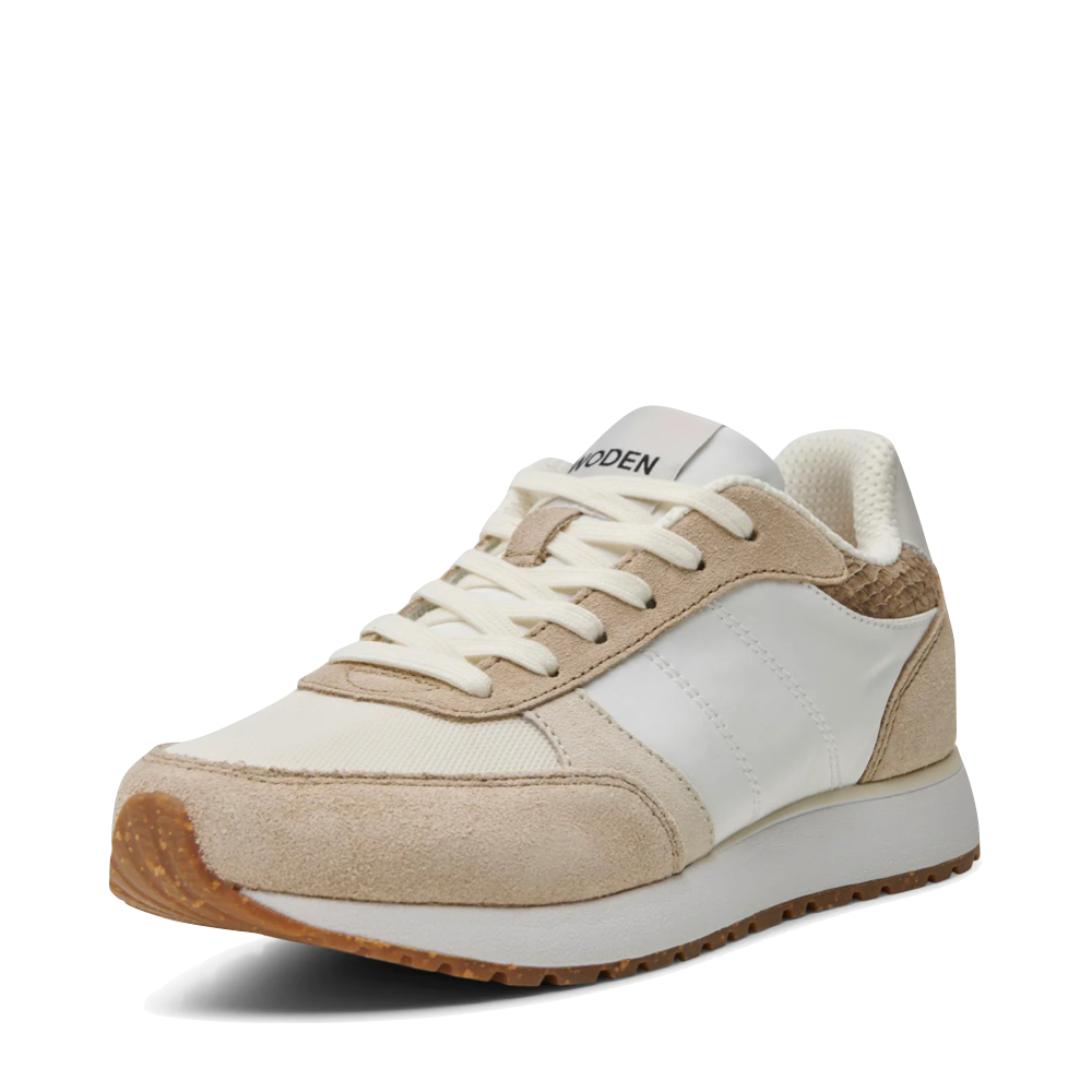 Mudguard and Toe view of Wood Ronja Sneaker for women.