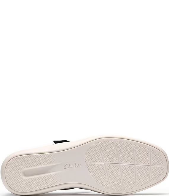 Clarks Women's Lynell Strap Mary Jane in Navy Nubuck