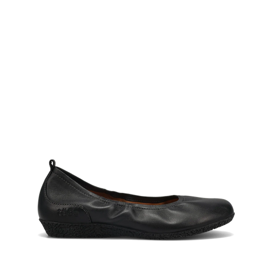 Taos Women's Chit Chat Leather Flat in Black