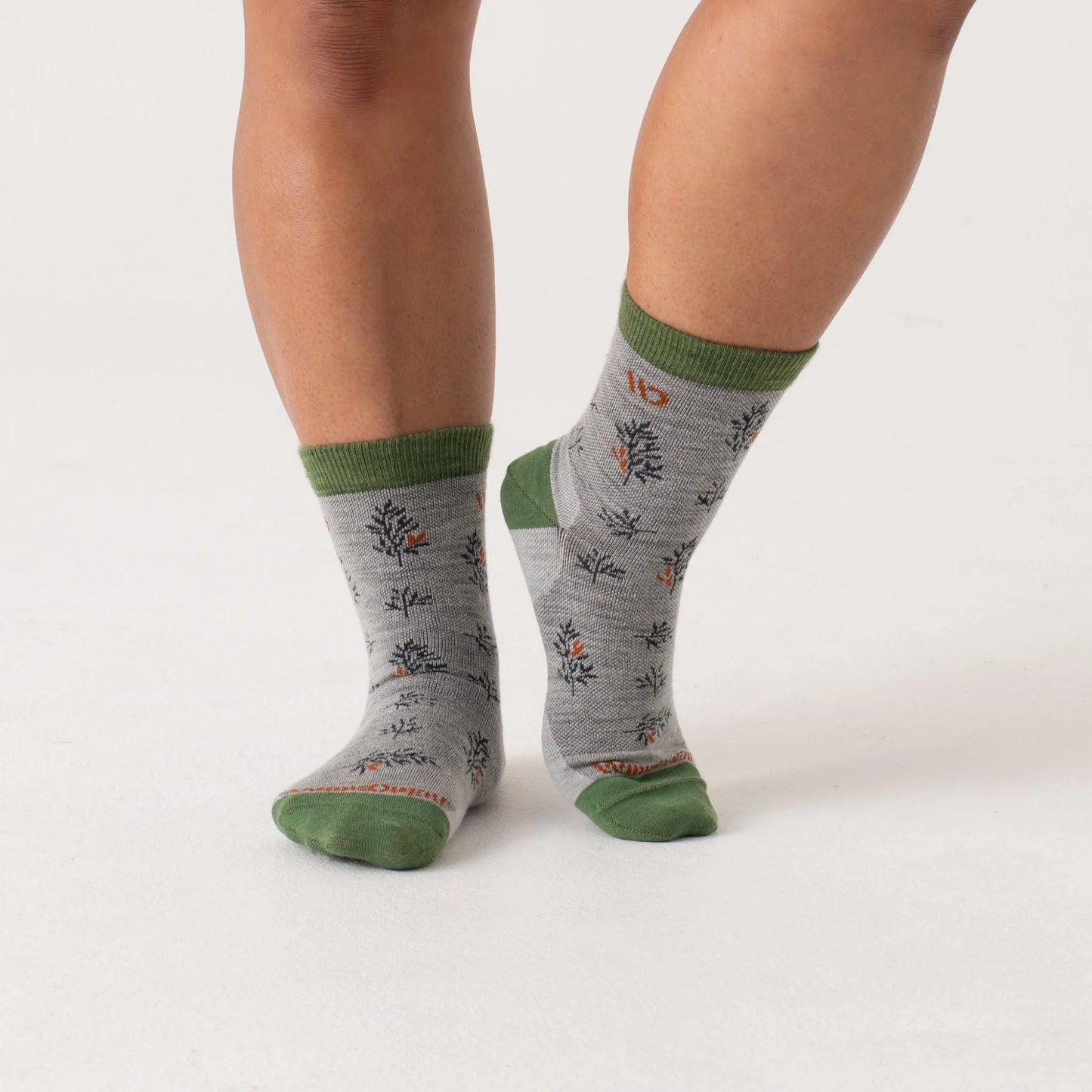 Wide Open by Darn Tough Women's Foliage No Cushion Micro Crew Sock in Light Grey