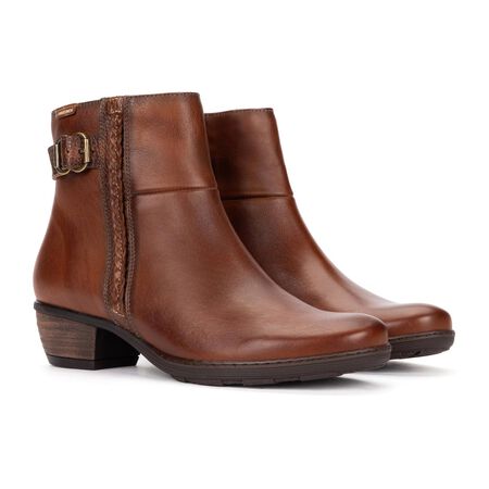 Pikolinos Women's Utiel Heeled Side Zip Leather Ankle Boot in Cuero