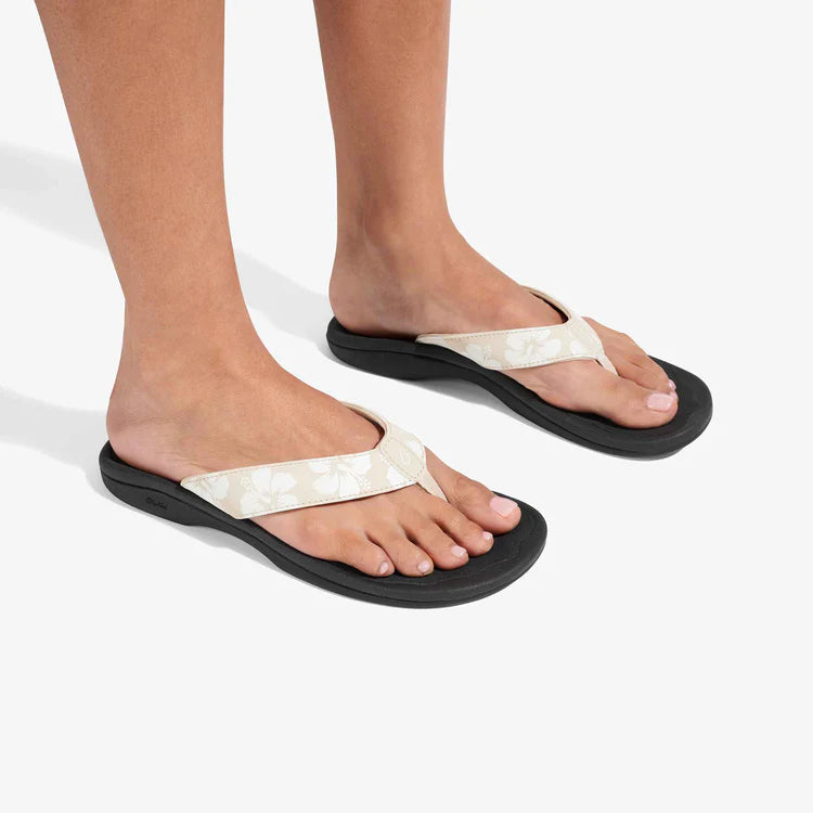 OluKai Women's Ohana Thong Sandal in Tapa/Pua