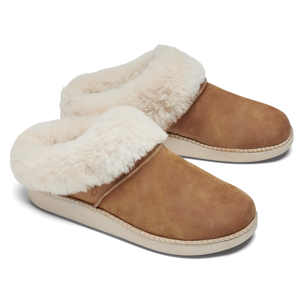 Olukai clogs top